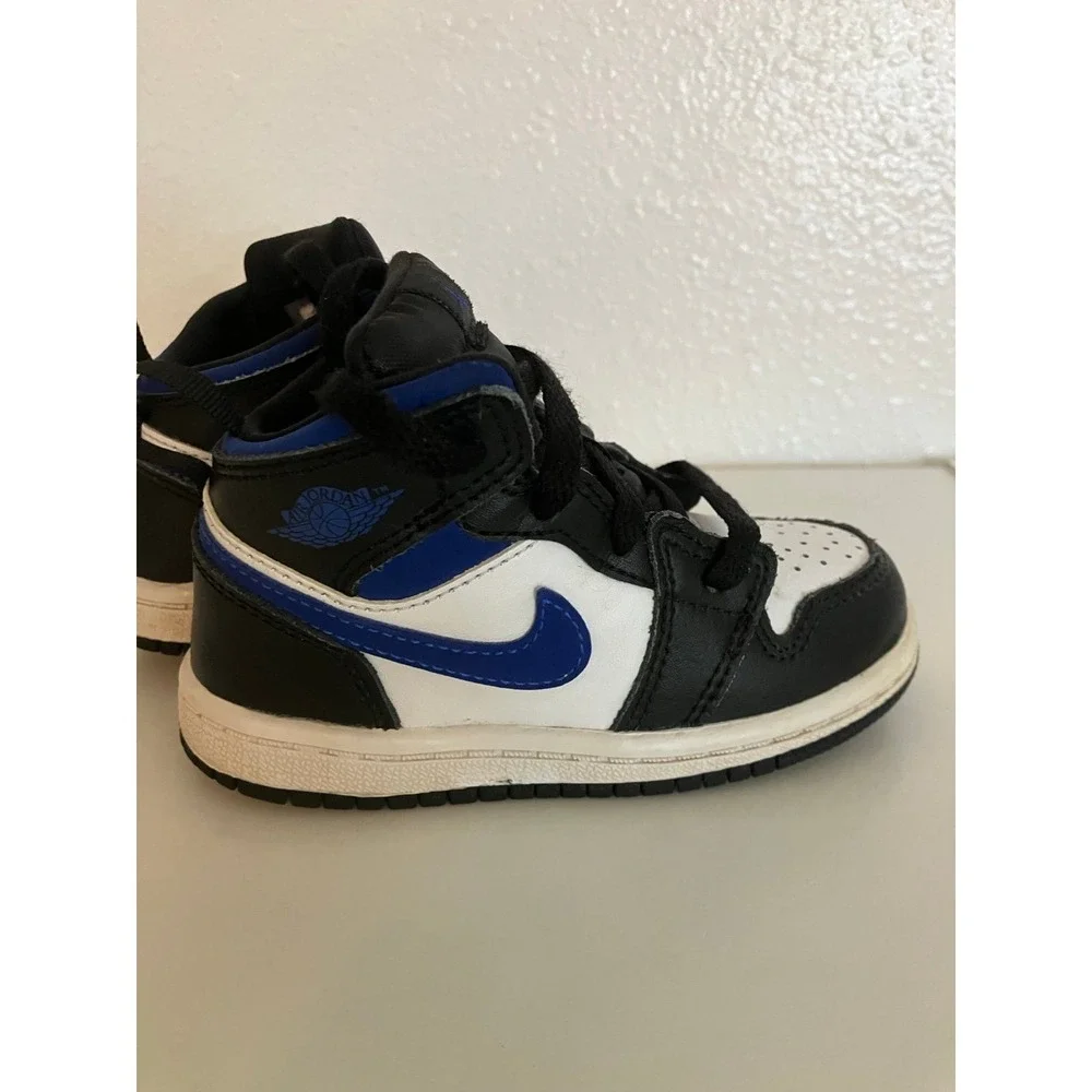 Nike Air Jordan Blue and Black Shoes Little Boys Size 7